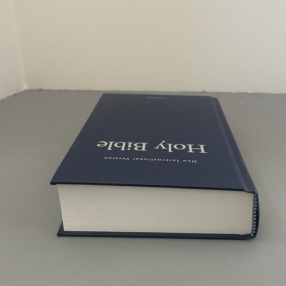 NIV Holy Bible Large Print by Zondervan Hardcover 2011 - Picture 7 of 8